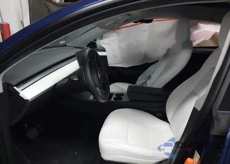 2023 Tesla Model Y Awd/Long Range Dual Motor All-Wheel Drive из США, поврежденный, VIN 7SAYGDEE1PF592002